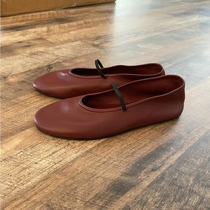 THE ROW GARNET ELASTIC BALLET FLATS